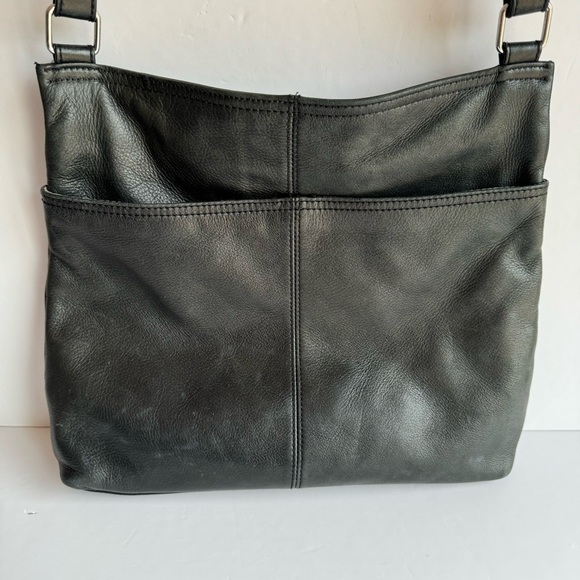 Margot Elegant Black Leather Crossbody Bag - Picture 3 of 7